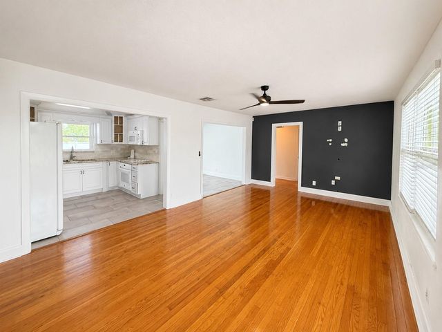 3815 W NORTH B STREET, Tampa, FL 33609