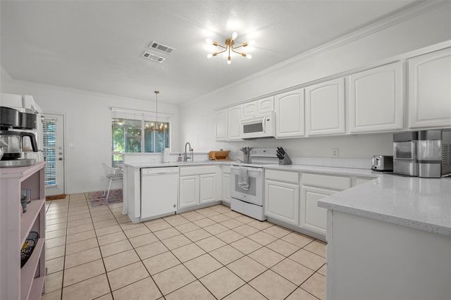 1915 S 7th Street, Waco, TX 76706