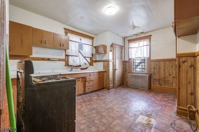 199 Hollywood Ave 1, East Orange City, NJ 07018