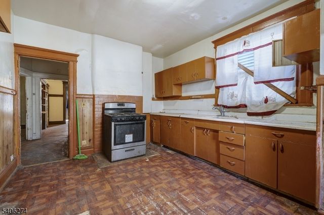 199 Hollywood Ave 1, East Orange City, NJ 07018