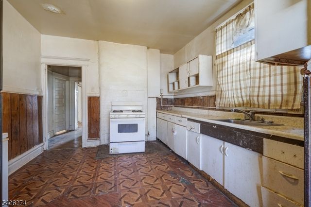 199 Hollywood Ave 1, East Orange City, NJ 07018