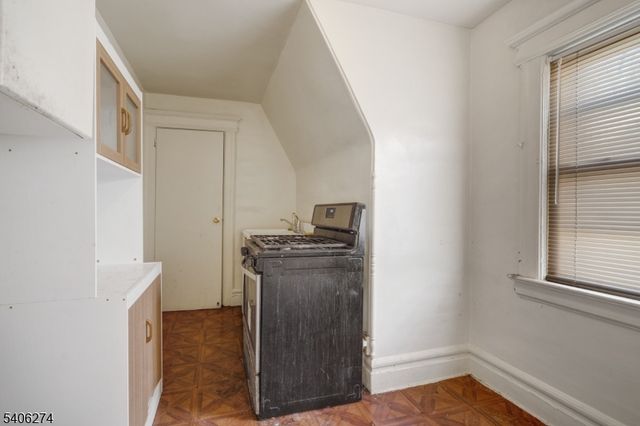 199 Hollywood Ave 1, East Orange City, NJ 07018