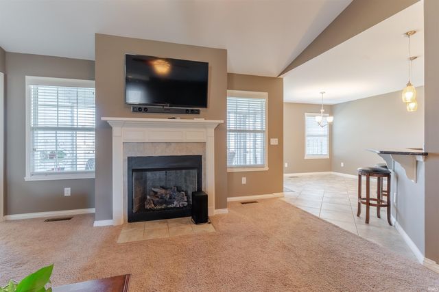 9904 Arbor Lake Drive, Newburgh, IN 47630