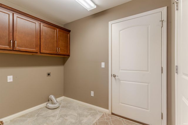 9904 Arbor Lake Drive, Newburgh, IN 47630