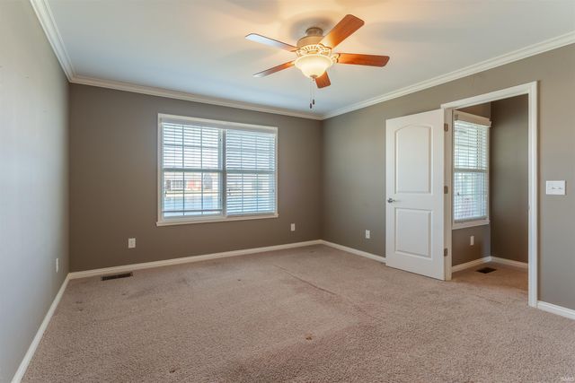 9904 Arbor Lake Drive, Newburgh, IN 47630