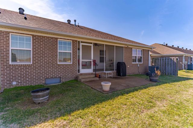 9904 Arbor Lake Drive, Newburgh, IN 47630