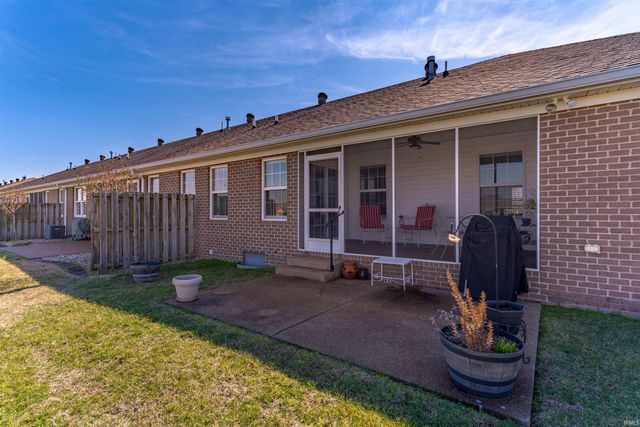 9904 Arbor Lake Drive, Newburgh, IN 47630