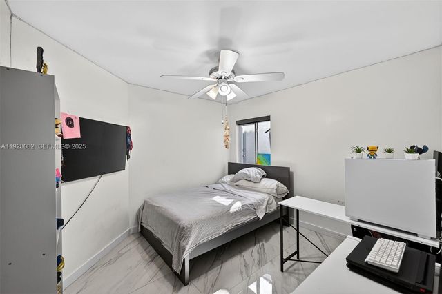 720 Rock Hill Ave, Davie, FL 33325