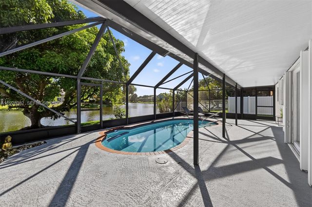 720 Rock Hill Ave, Davie, FL 33325