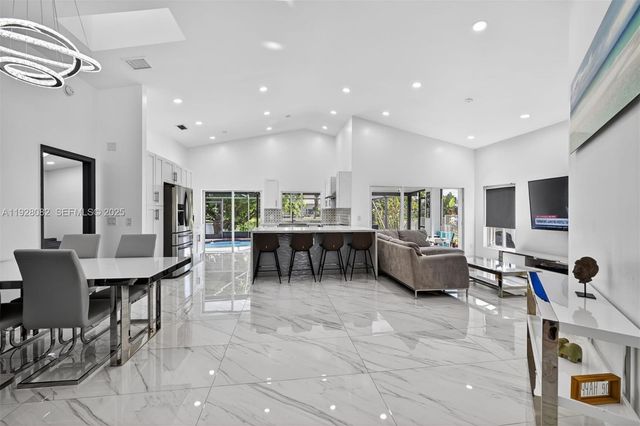 720 Rock Hill Ave, Davie, FL 33325