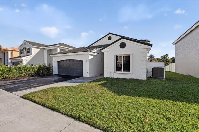 720 Rock Hill Ave, Davie, FL 33325