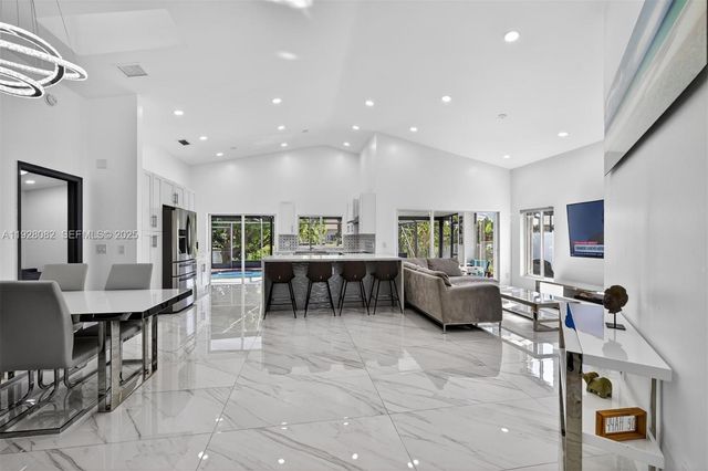 720 Rock Hill Ave, Davie, FL 33325