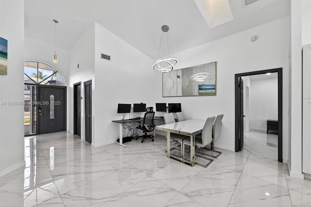 720 Rock Hill Ave, Davie, FL 33325