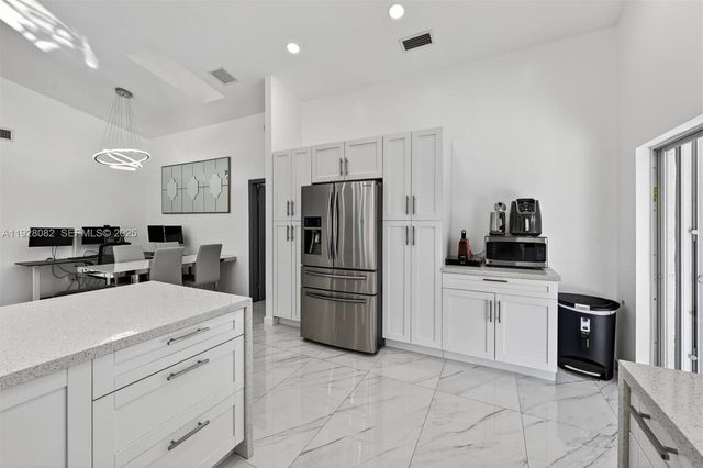 720 Rock Hill Ave, Davie, FL 33325