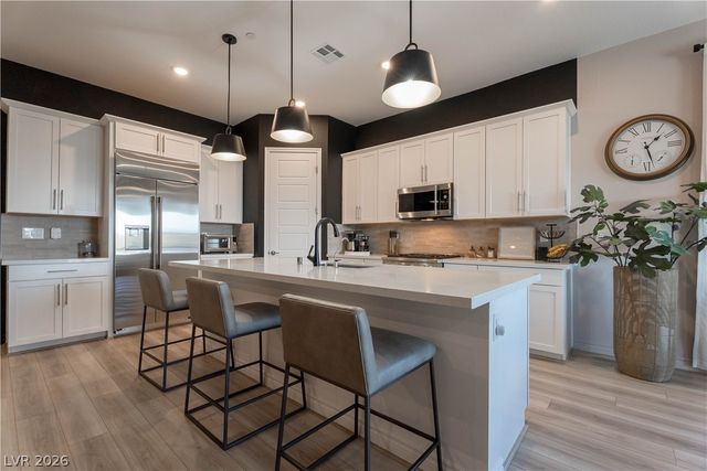 924 Calluna Hills Lane, Las Vegas, NV 89138