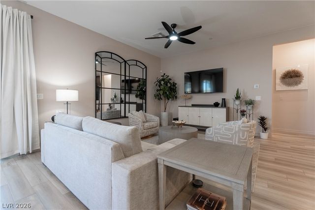 924 Calluna Hills Lane, Las Vegas, NV 89138