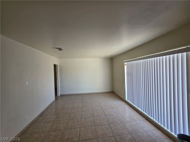 910 Magnolia Avenue, Las Vegas, NV 89108