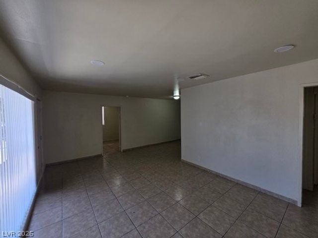 910 Magnolia Avenue, Las Vegas, NV 89108