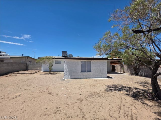 910 Magnolia Avenue, Las Vegas, NV 89108