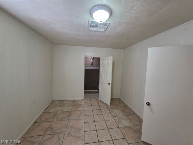 910 Magnolia Avenue, Las Vegas, NV 89108