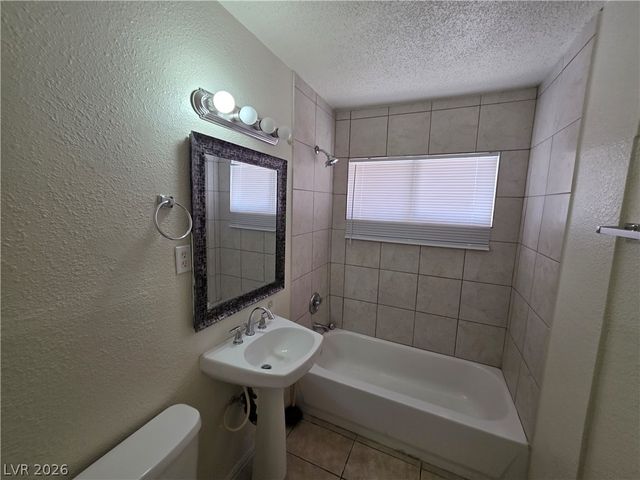 910 Magnolia Avenue, Las Vegas, NV 89108