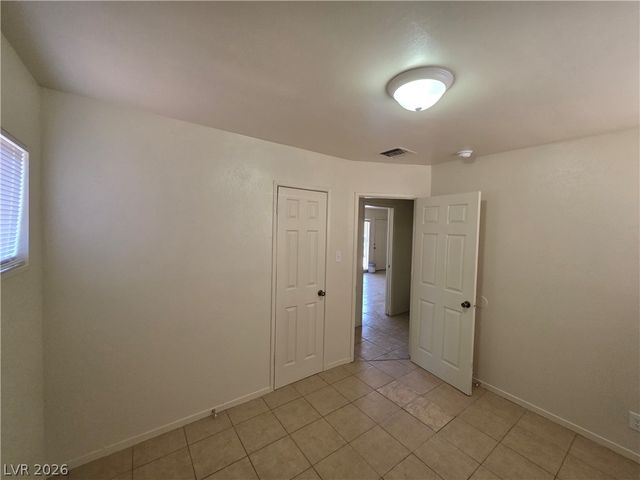 910 Magnolia Avenue, Las Vegas, NV 89108