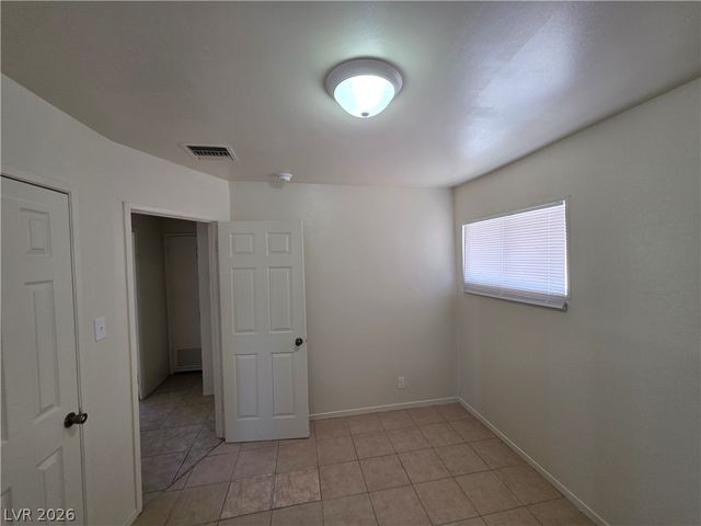 910 Magnolia Avenue, Las Vegas, NV 89108