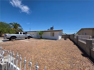 910 Magnolia Avenue, Las Vegas, NV 89108