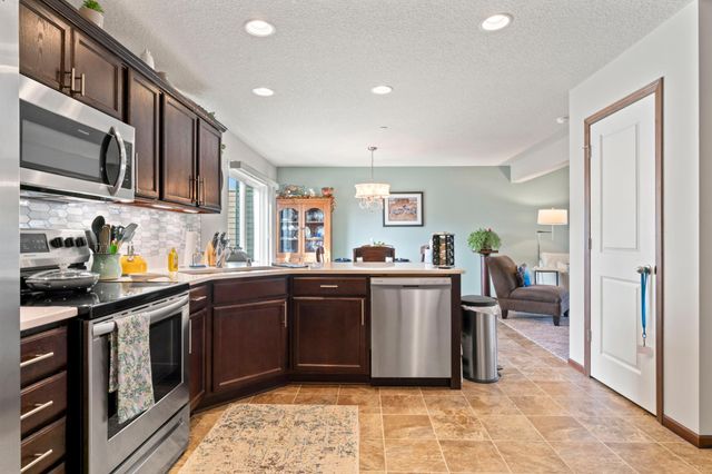 5104 61st Street NW, Rochester, MN 55901