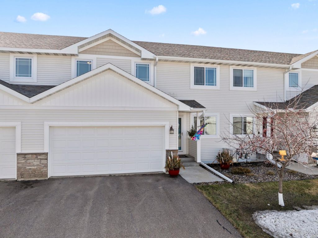 5104 61st Street NW, Rochester, MN 55901