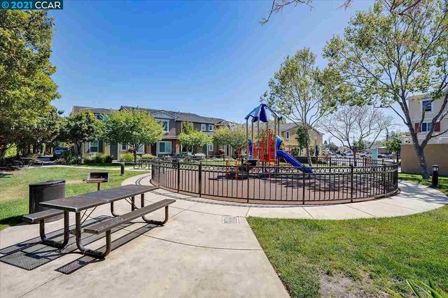 900 Old Oak Lane 3, Hayward, CA 94541