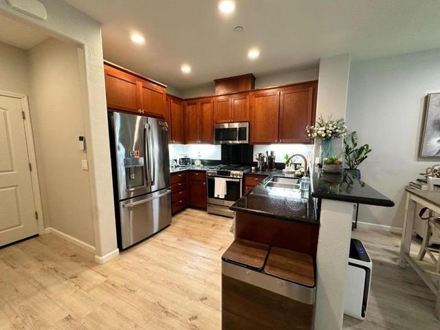 900 Old Oak Lane 3, Hayward, CA 94541