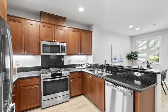 900 Old Oak Lane 3, Hayward, CA 94541