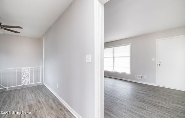 10209 Eve Dr, Louisville, KY 40272