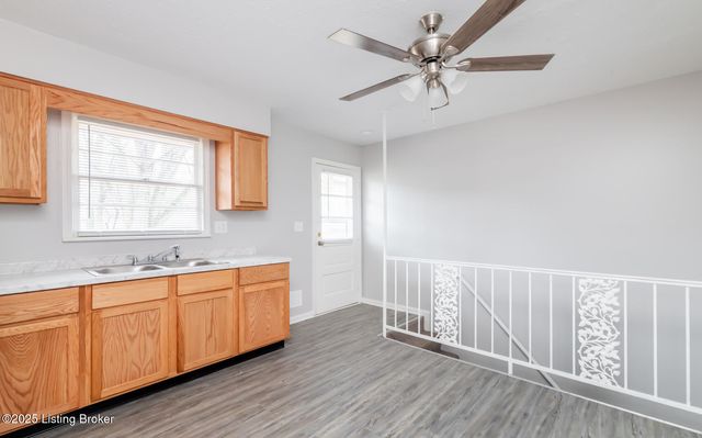 10209 Eve Dr, Louisville, KY 40272