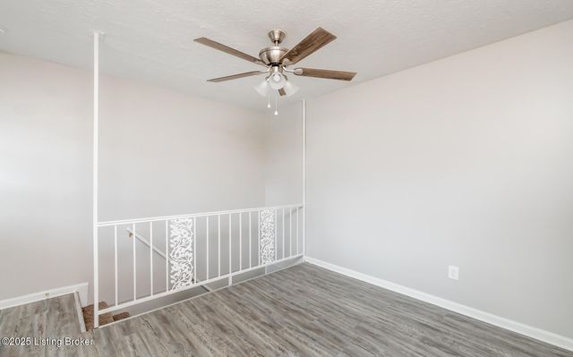 10209 Eve Dr, Louisville, KY 40272