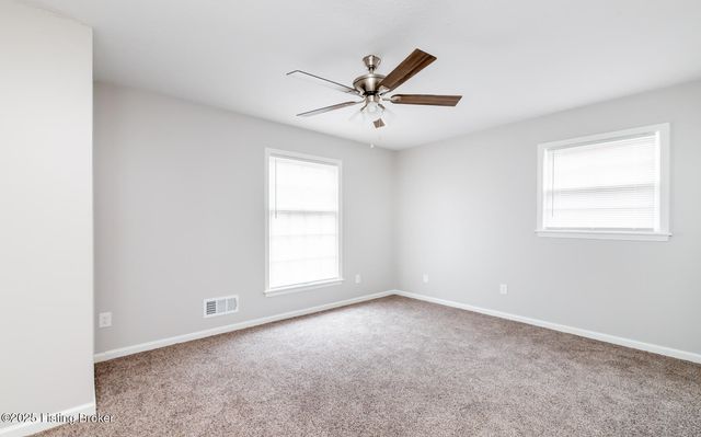 10209 Eve Dr, Louisville, KY 40272