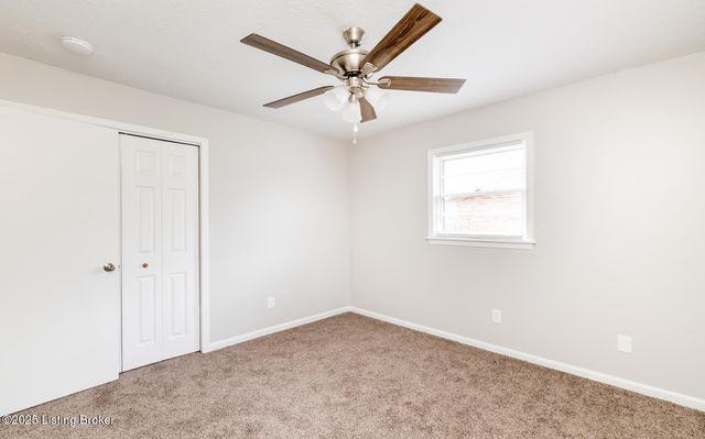 10209 Eve Dr, Louisville, KY 40272