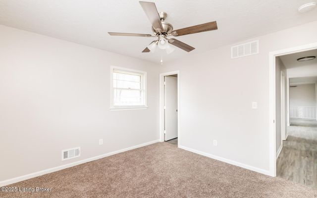 10209 Eve Dr, Louisville, KY 40272