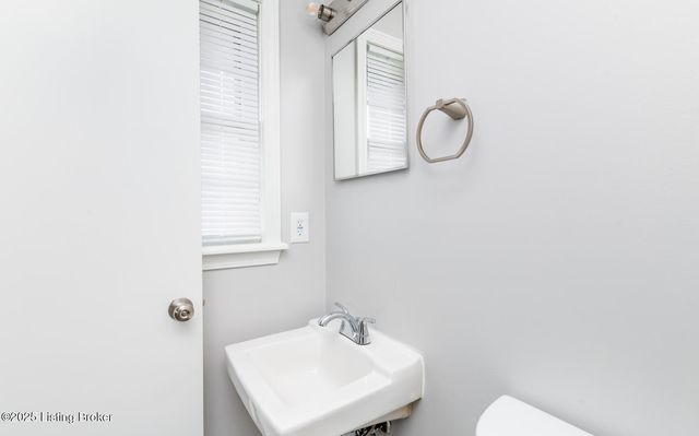 10209 Eve Dr, Louisville, KY 40272