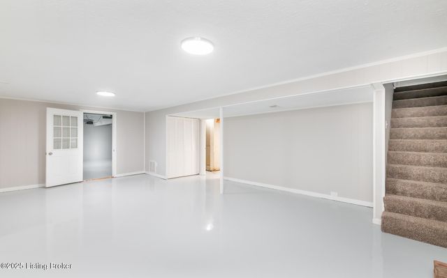 10209 Eve Dr, Louisville, KY 40272