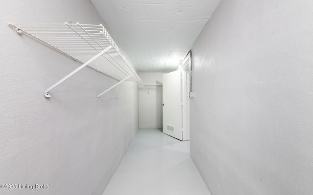 10209 Eve Dr, Louisville, KY 40272