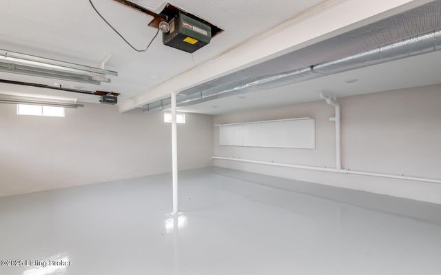 10209 Eve Dr, Louisville, KY 40272