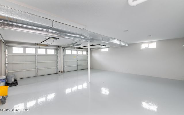 10209 Eve Dr, Louisville, KY 40272