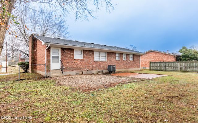 10209 Eve Dr, Louisville, KY 40272