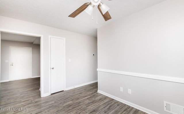 10209 Eve Dr, Louisville, KY 40272