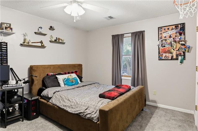 11012 N McGee Street, Kansas City, MO 64155