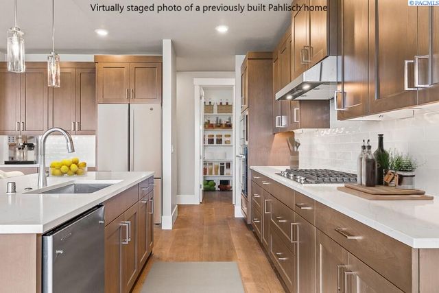 315 Epic Street, Richland, WA 99352