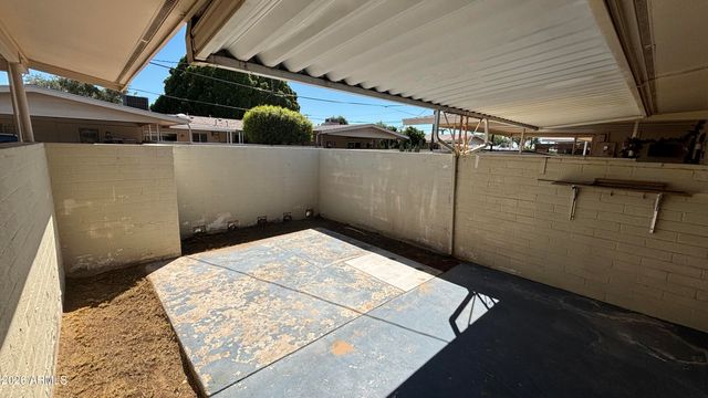 10537 W COGGINS Drive, Sun City, AZ 85351