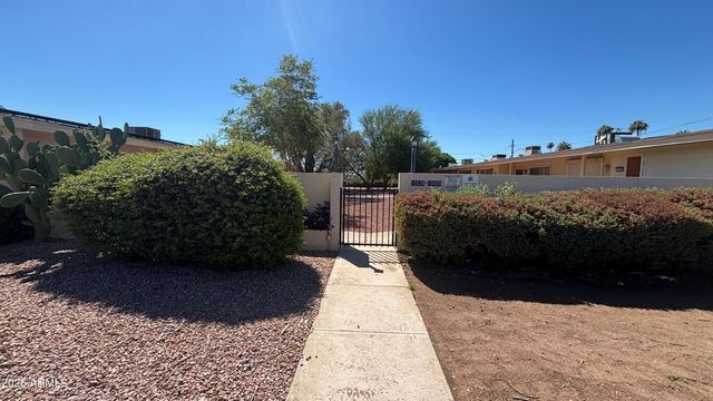10537 W COGGINS Drive, Sun City, AZ 85351